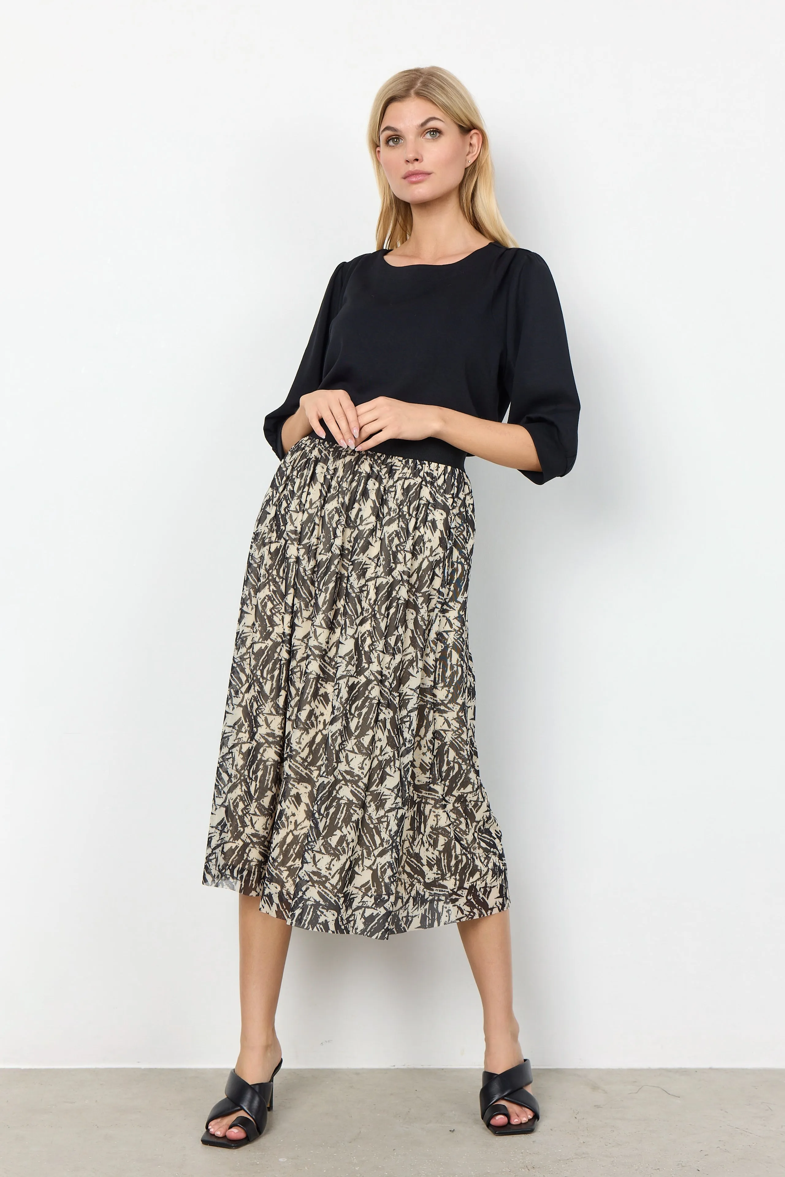 26243- Black Print Alda Skirt - Soya Concept