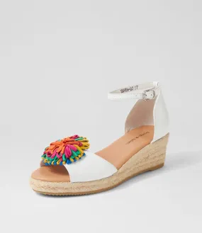 DJANGO & JULIETTE Savea White Bright Suede Leather Sandals