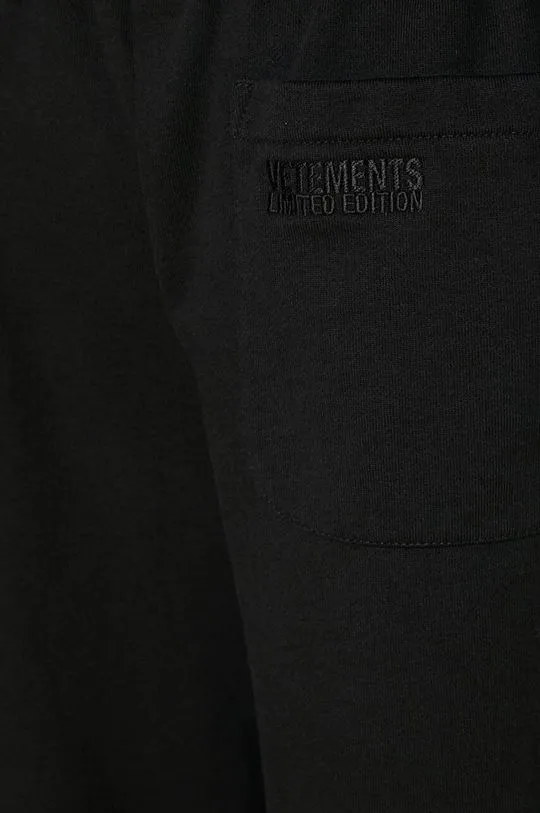 VETEMENTS joggers Embroidered Logo black color smooth UE64SP400B