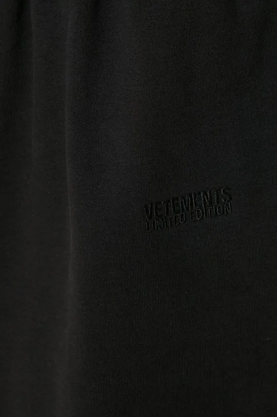 VETEMENTS joggers Embroidered Logo black color smooth UE64SP400B